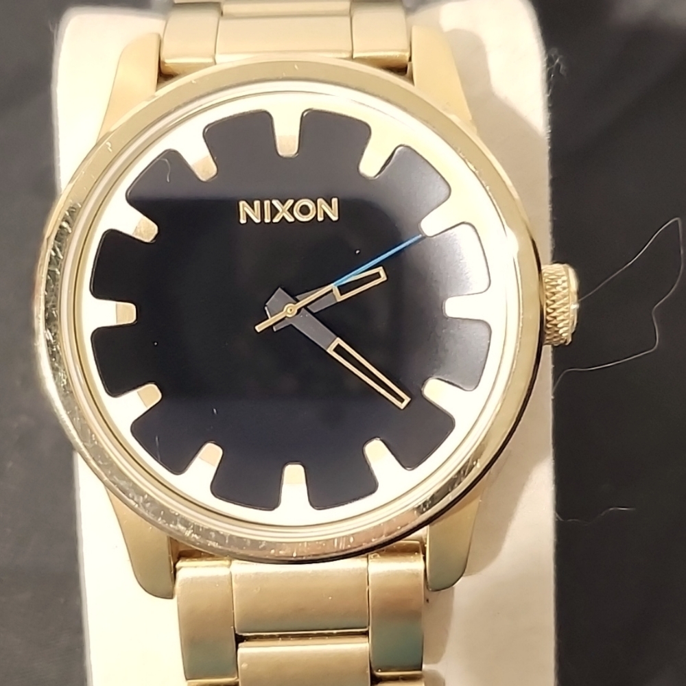Nixon mens watch
